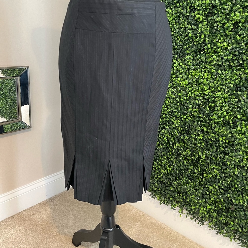 Ted Baker London Pinstripe Pleated Pencil Skirt, TB size 1 (US 2)
